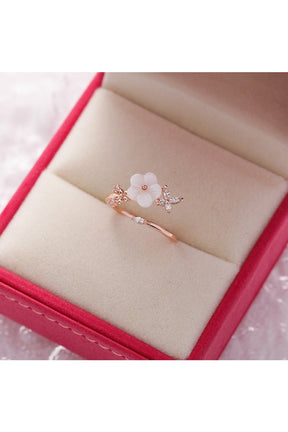 Aesthetic Crystal Flower Ring