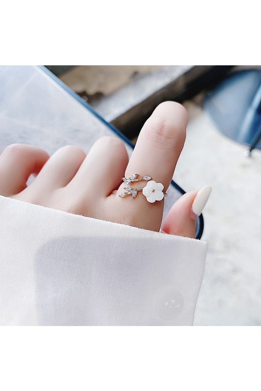 Aesthetic Crystal Flower Ring