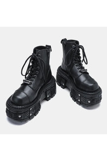 Stylish Alt Special-Interest Knight Boots in black leather.