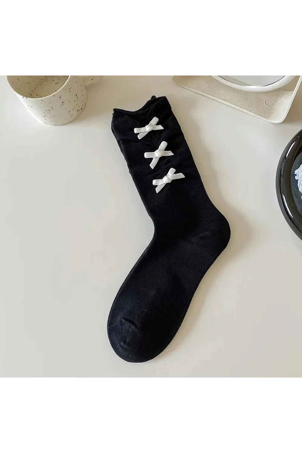 Stylish Bow Adorned Ankle Socks in White Bow-Black.