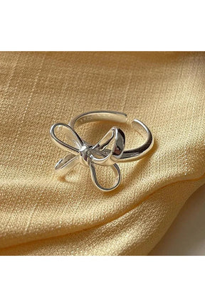 Bow Pattern Silver Ring