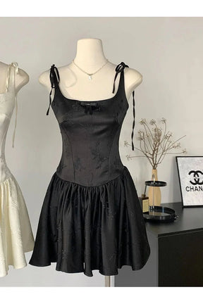 Elegant black lace-up princess dress for occasions.