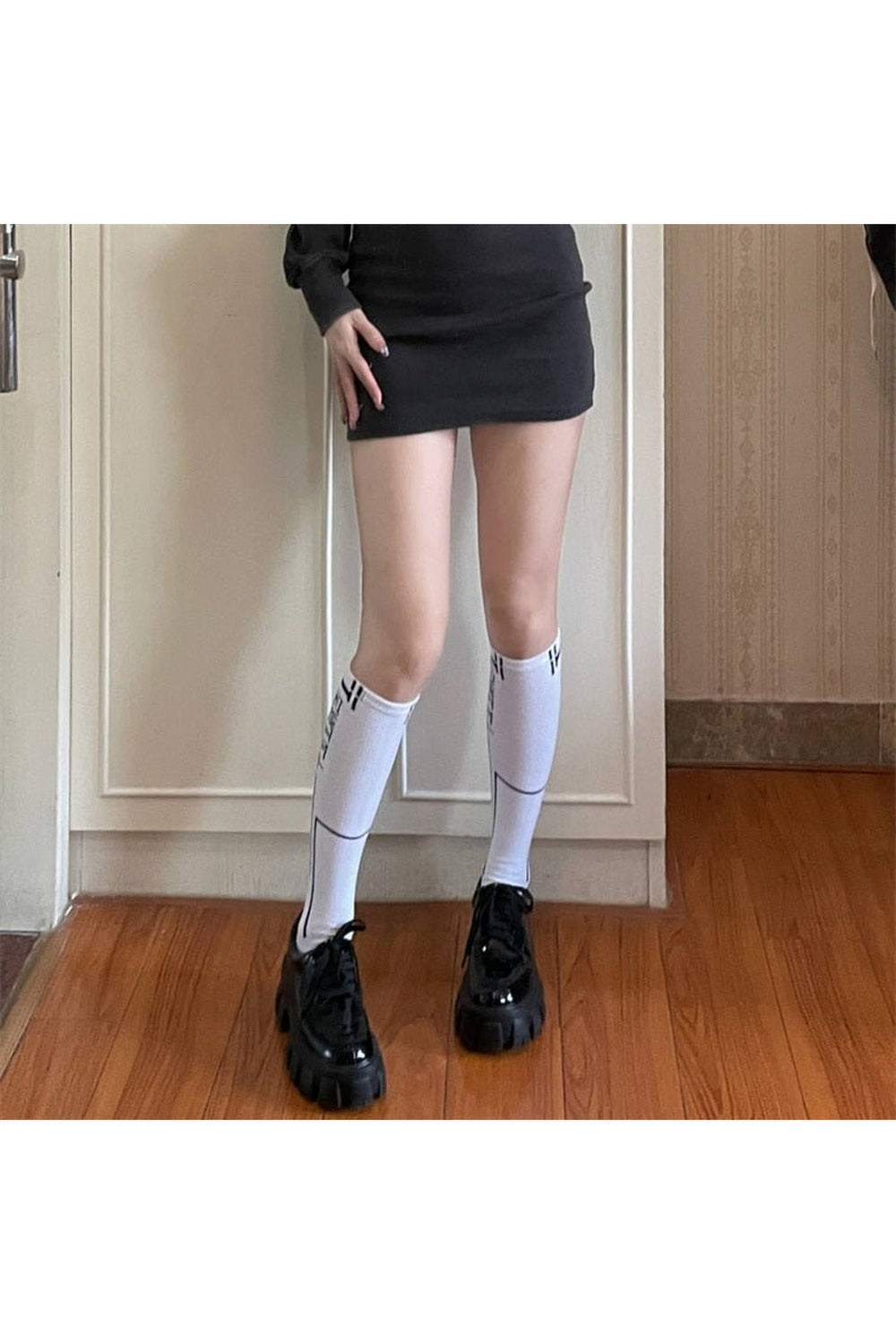 Stylish white Chic Middle Tube Socks for fashion-forward appeal.