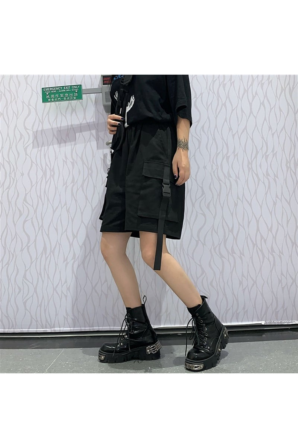 Stylish black Egirl Cargo Shorts with pockets.