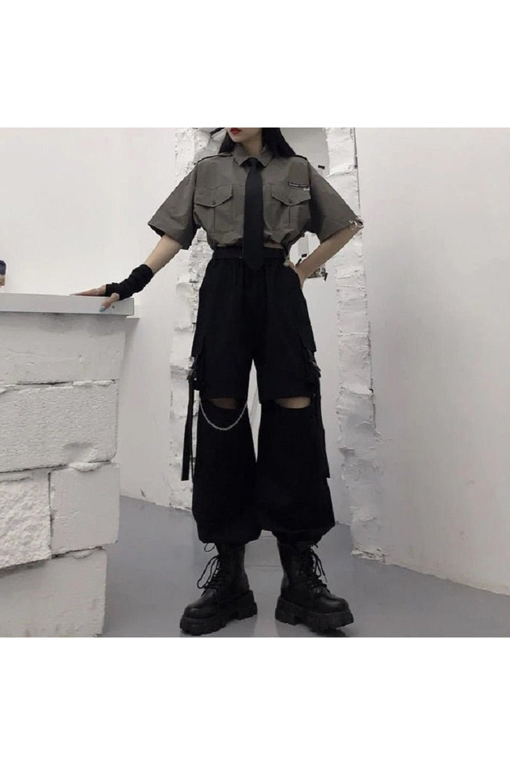 Stylish Egirl Chain Punk Cargo Pants in Black.