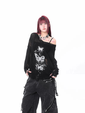 Cozy "Fallen Butterfly Sweater" in elegant black.