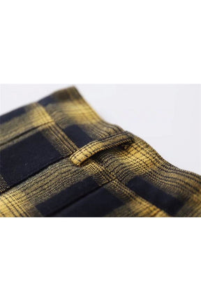 Checkered mini skirt in stylish gold shade.