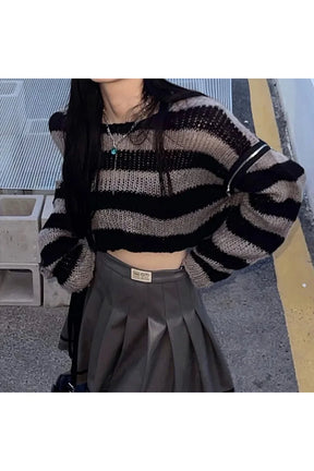 Striped crop sweater in grunge style, no zipper.