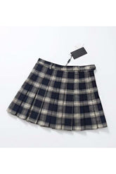 Stylish Harajuku plaid skirt in chic black.