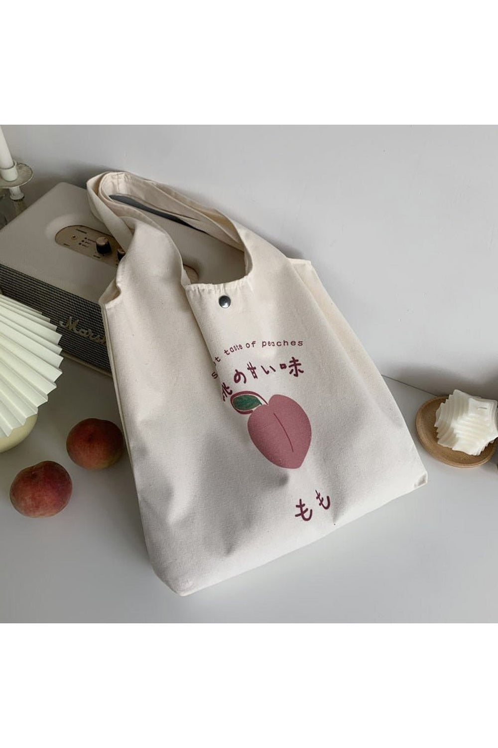 Cute strawberry shopping bag in riwentaozi style.