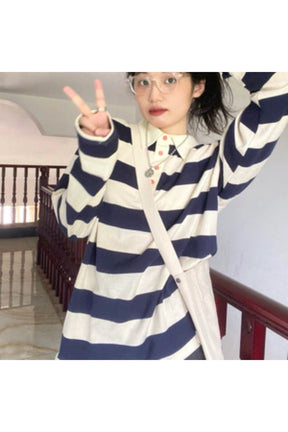 Korean style striped t-shirt with bold stripes.