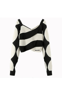 Trendy Monochrome Wave Cropped Sweater in Picture Color.