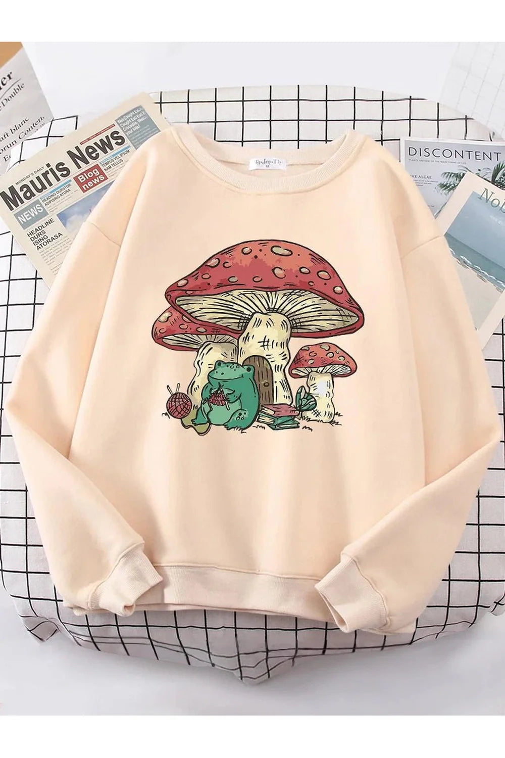 Mushroom House Frog Oversize Women's Sweatshirt