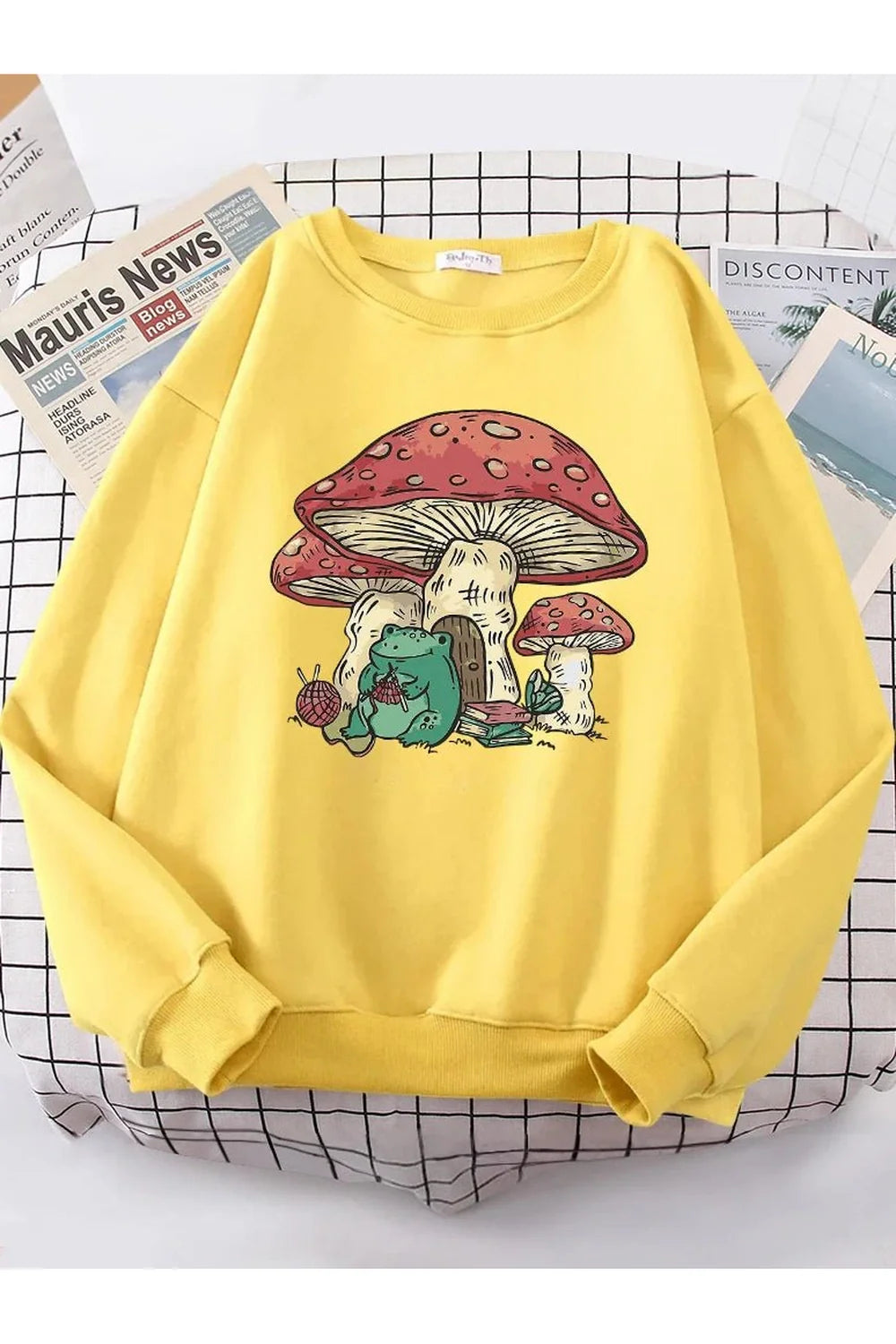 Mushroom House Frog Oversize Women's Sweatshirt