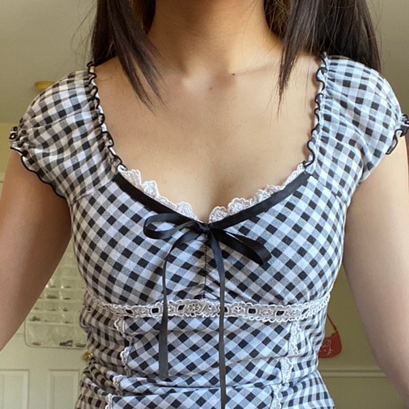 Stylish black Preppy Plaid Crop Top.