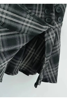 Plaid pleated mini skirt in as2-Asian size.