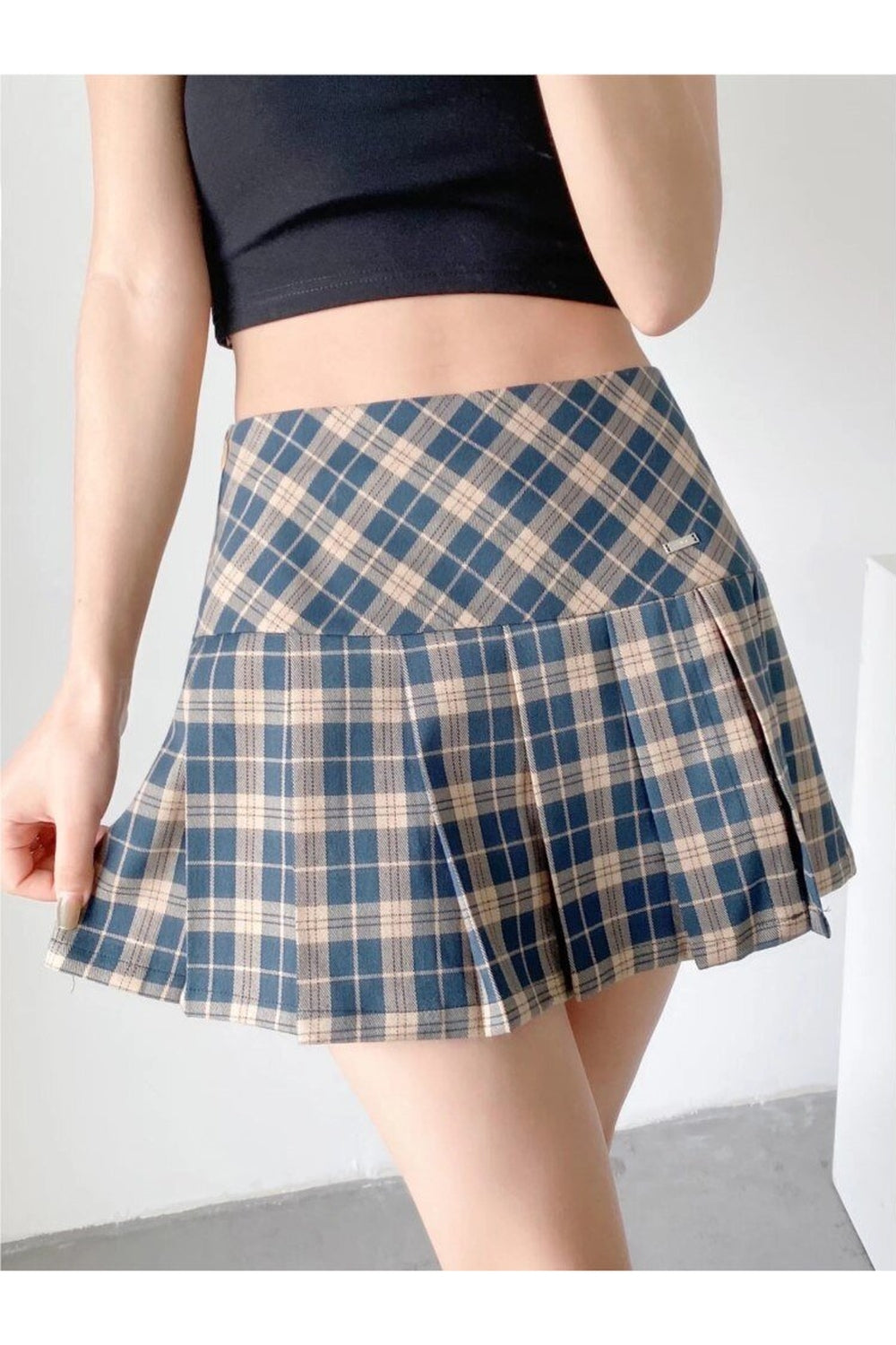 Side Split Pleated Skirt