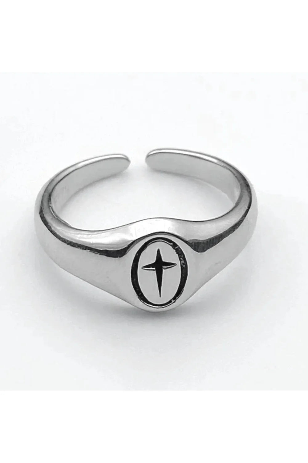 Elegant Simple Hip Hop Ring in Silver.