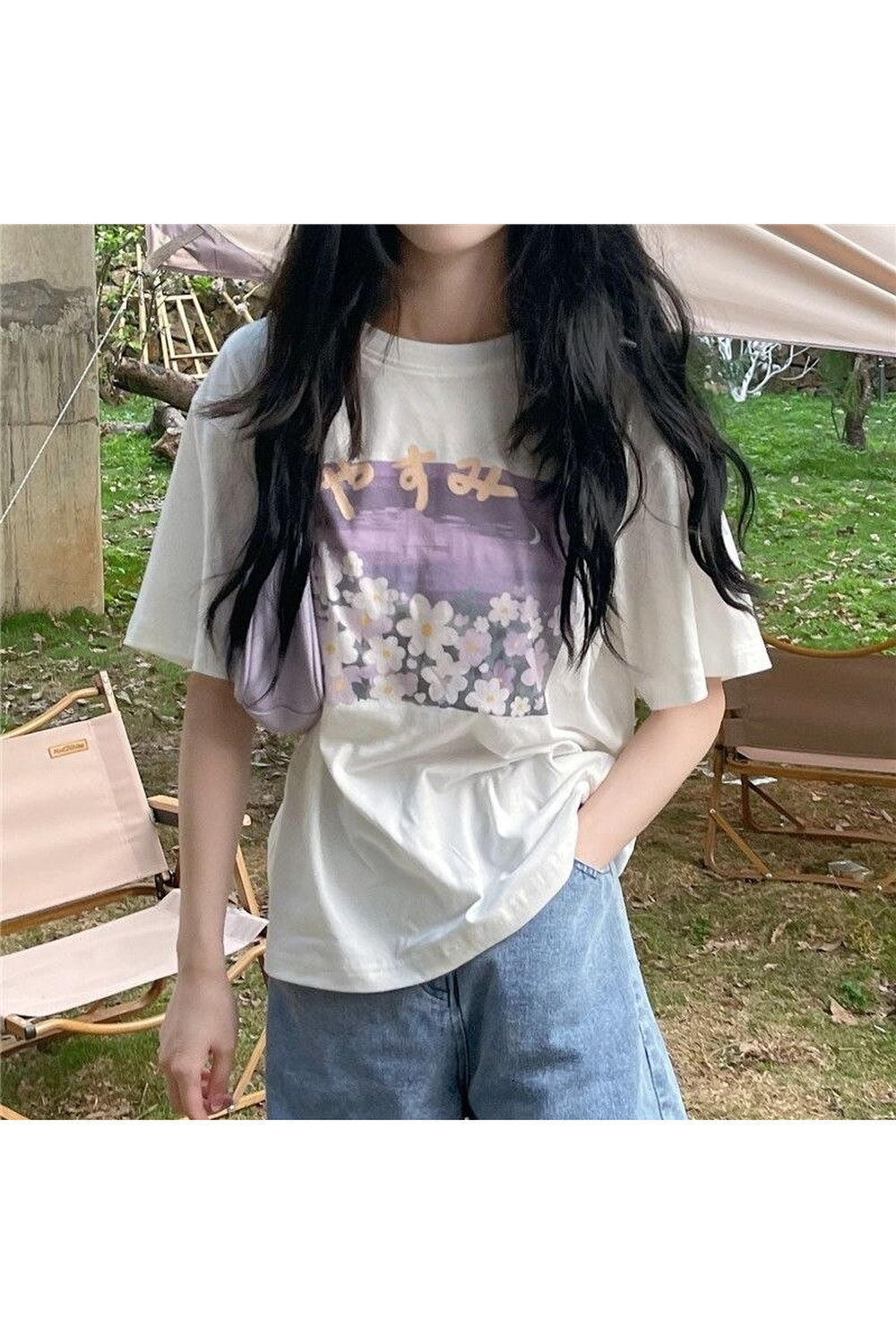 White-regular Sweet Floral O-neck T-shirt with elegance.