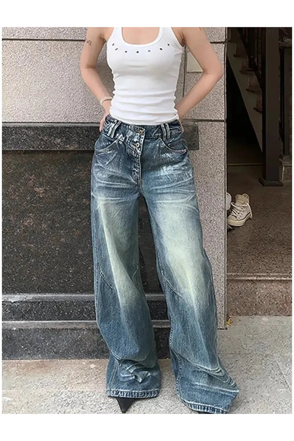 Vintage Fade Wide-Leg Jeans: Pic, stylishly retro denim.