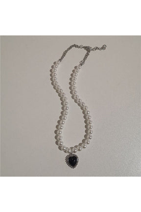 Vintage Goth Heart Chain Necklace variant 5 with heart.