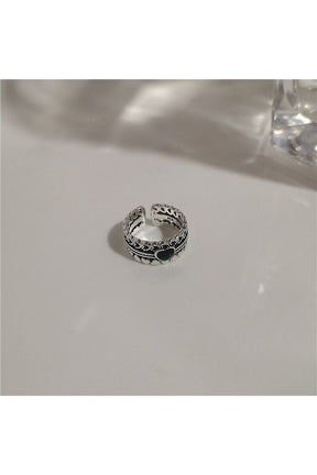 Vintage Goth Style Rings variant 4, edgy design.